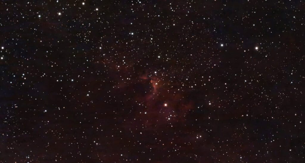 sH 2 155 C9 The Cave Nebula 174foto DualBand G60 1 Telescoop.nl - Alles voor sterrenkijken & natuurwaarneming