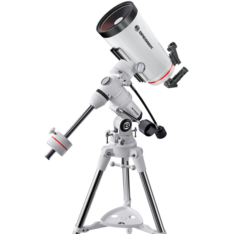 Bresser MC 127/1900 Telescoop Maksutov Messier EXOS-1 1 Bresser MC 127 1900 Telescoop Maksutov Messier EXOS 1 1 Bresser MC 127/1900 telescoop met EXOS-1 montering, zijaanzicht gemonteerd op robuust statief.