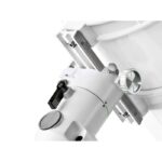 Bresser N 203/1200 detail van ingebouwde waterpas op statief voor juiste uitlijning.