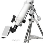 Bresser AR-102 EQ-3 smartphonehouder gemonteerd achter oculair voor astrofotografie