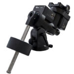 iOptron CEM26 montering zijaanzicht met contragewicht en Vixen-zadel op instelbare as