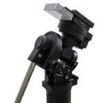 iOptron CEM70EC-NUC zijaanzicht van montering met centrale balansconstructie en NUC-montageadapter